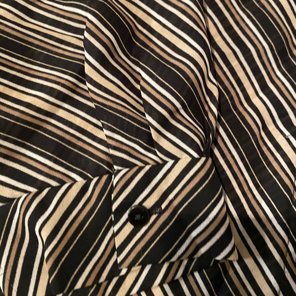 Women’s Blouse - Picture 6 of 8